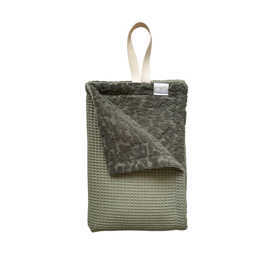 Pfotenhandtuch paw towel sage leo