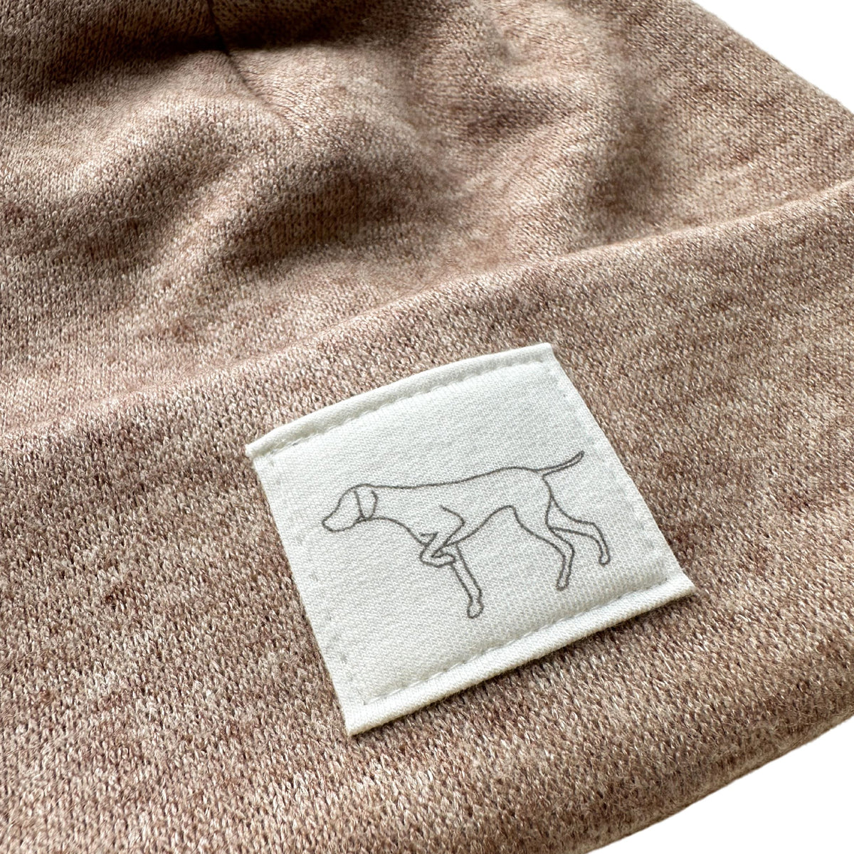 Mütze Strick zimt mit Hundepatch